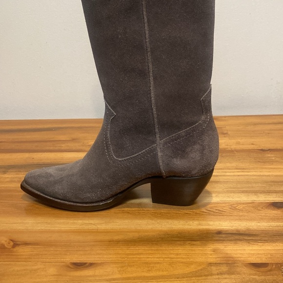 NWOT Frye Sacha Suede Pull On Cowboy Boots in Grey Size 6 - Picture 7 of 10